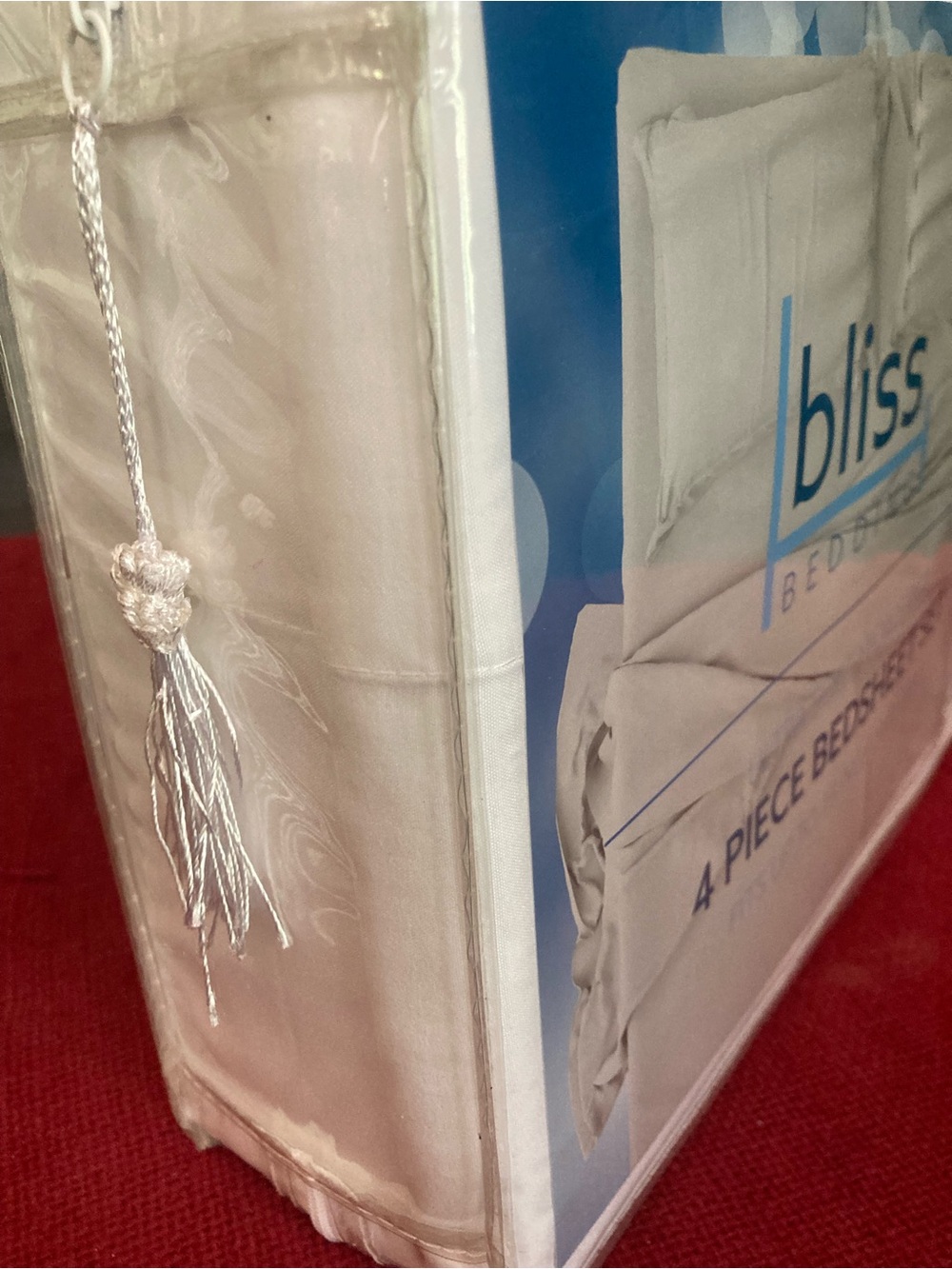 Bliss White 4-Piece Bedding Set Queen New - Picture 5 of 6